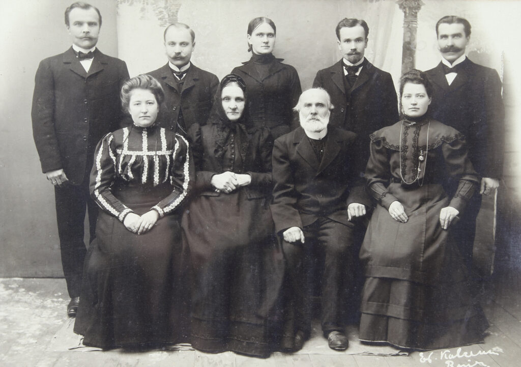 1905. gada revolucionāru priekšmeti Valmieras muzeja krājumā. Augusts Dambītis