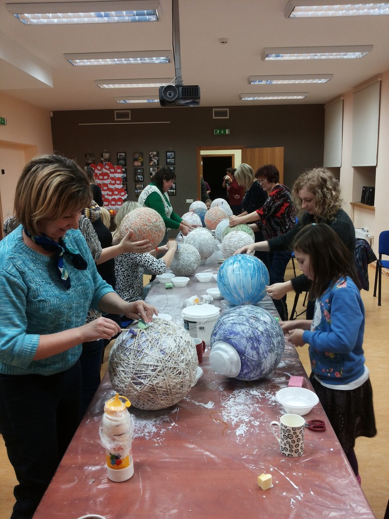 Aicina Ziemassvētku dāvanu darbnīcas