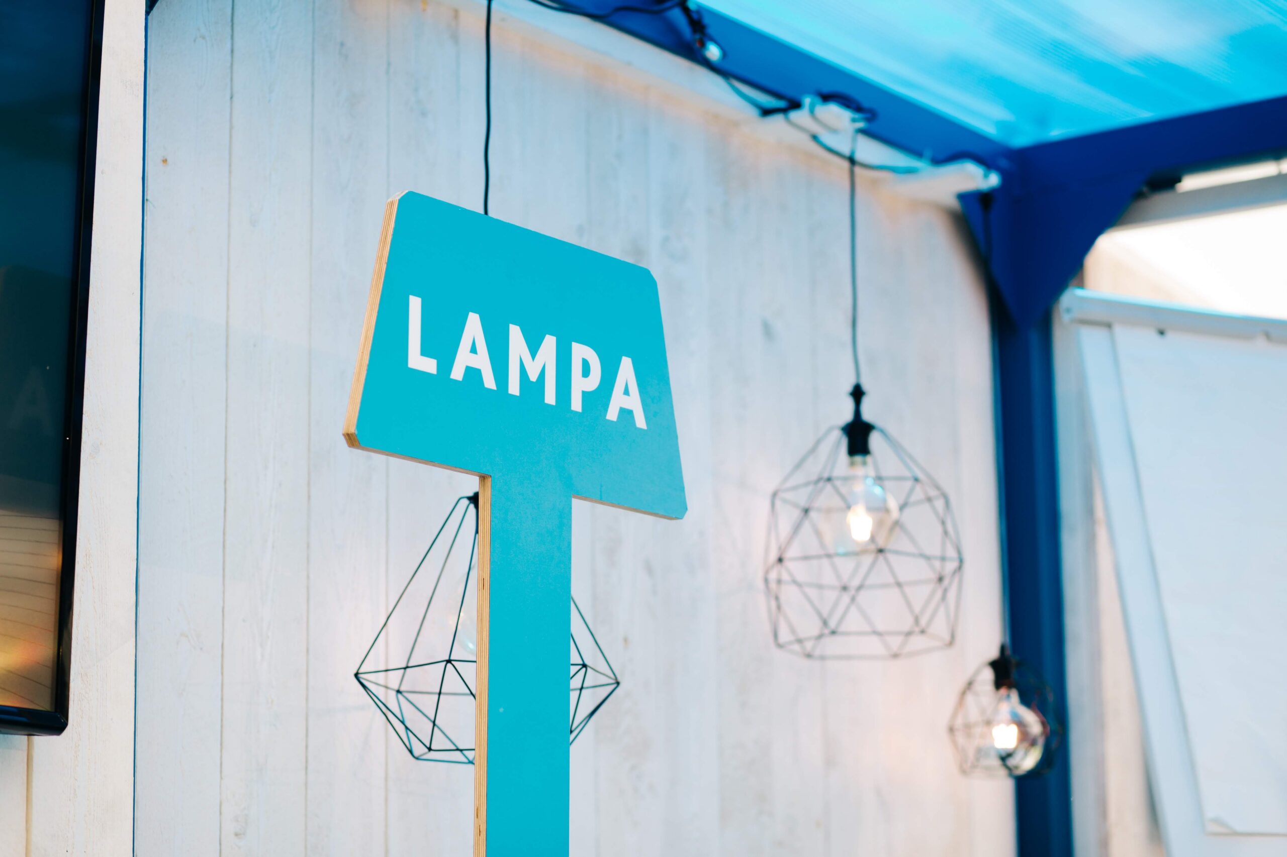 Aicinām piedzīvot sarunas: mirdzēs LAMPA!
