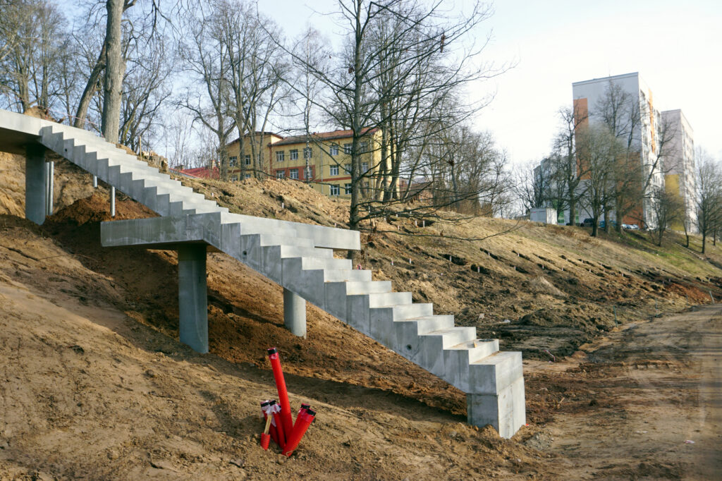 Aktuālais Gaujas krasta promenādes būvlaukumā