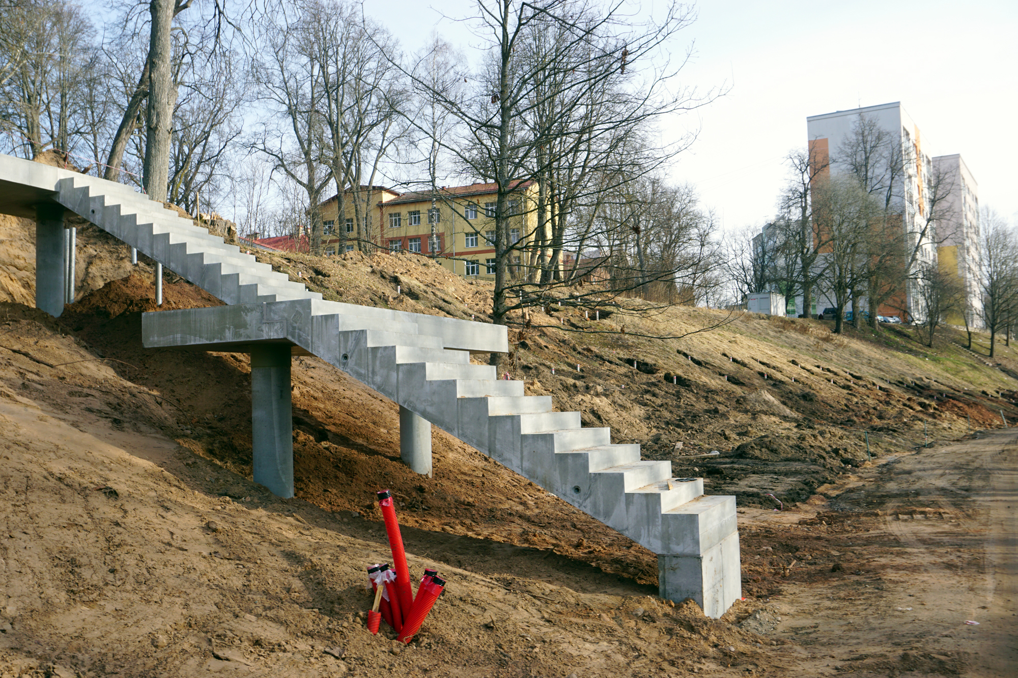 Aktuālais Gaujas krasta promenādes būvlaukumā
