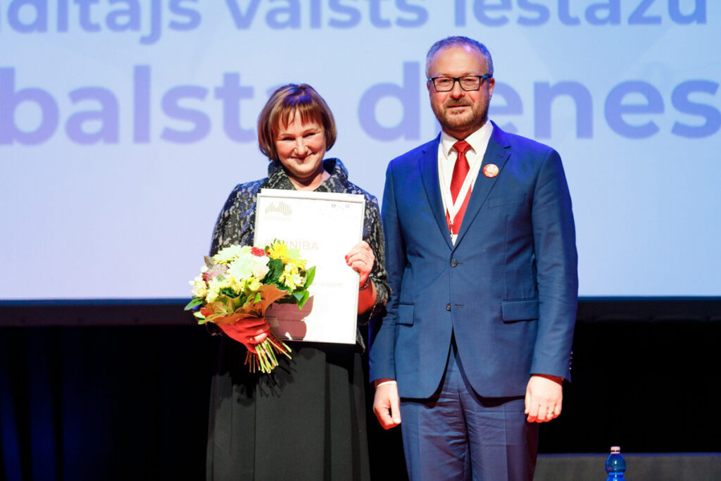 Apbalvojumi e-indeksa mērījumā