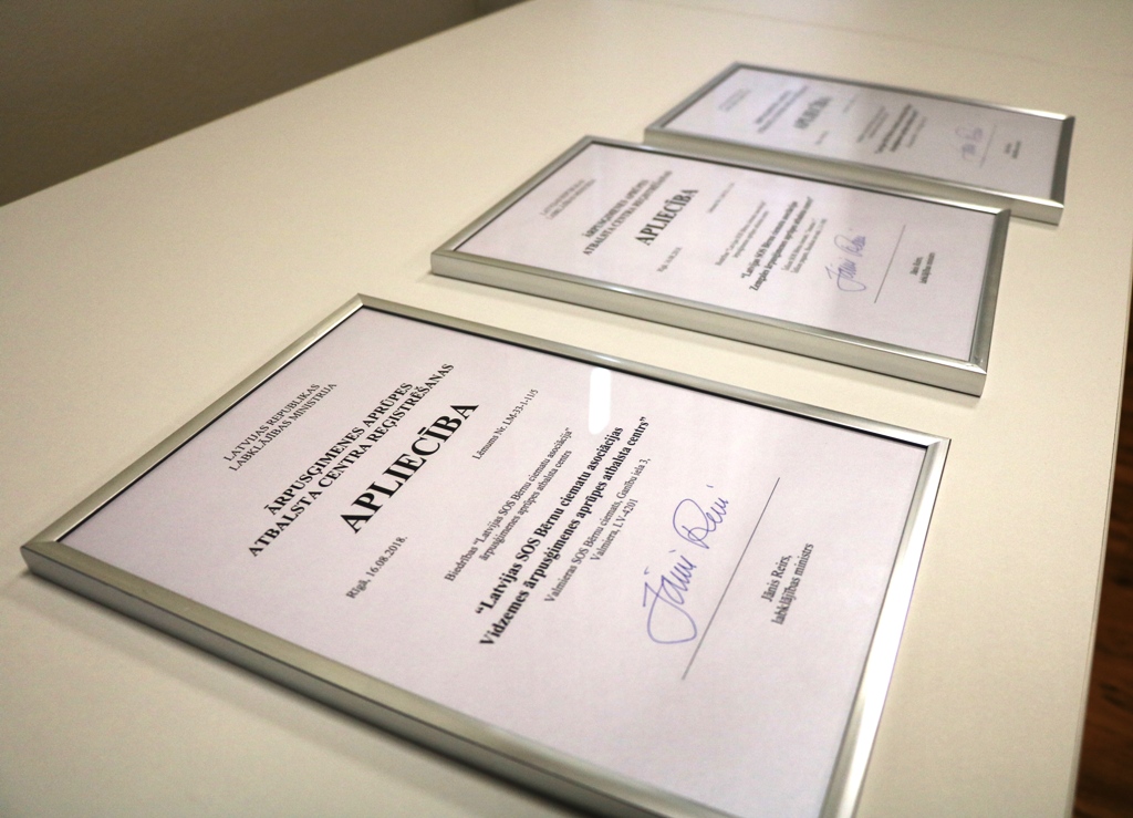Apstiprināti pirmie ārpusģimenes aprūpes atbalsta centri