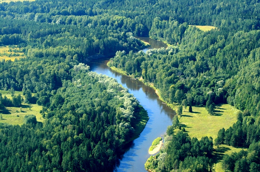 Apzinās Latvijas dabas vērtības