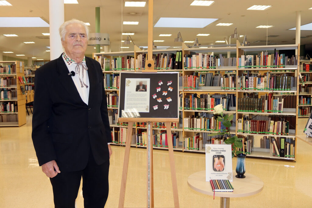 Ar Ojāra rokām top miniatūrie adījumi