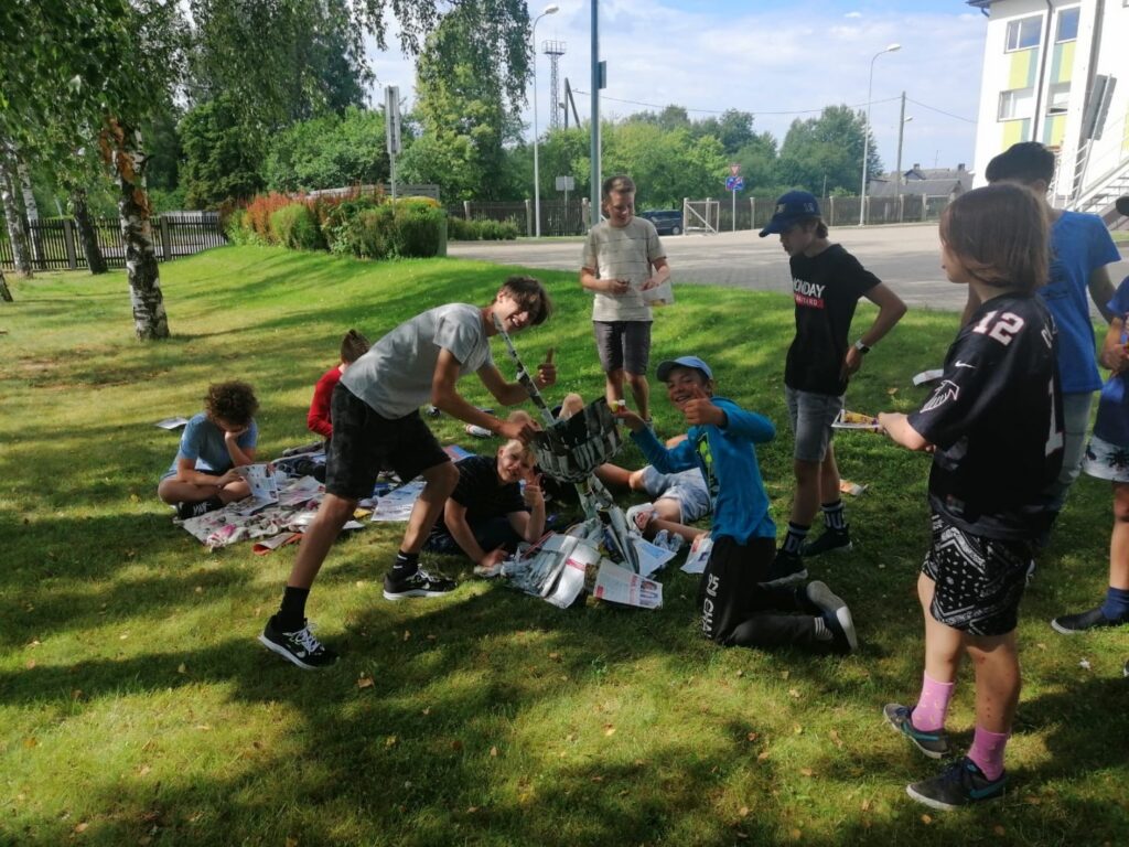 Ar labām emocijām Valmieras tehnikuma robotikas nometnē