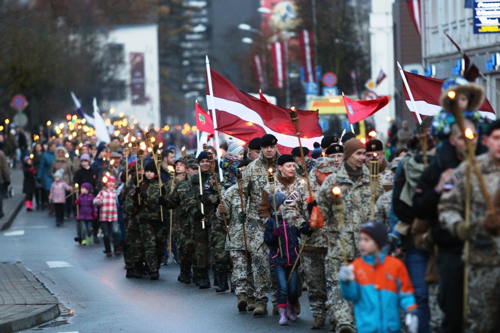 Ar lāpām rokās un atmiņām sirdīs