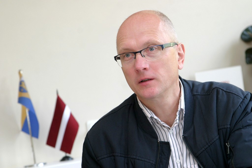 Ar lekciju pie kaimiņiem