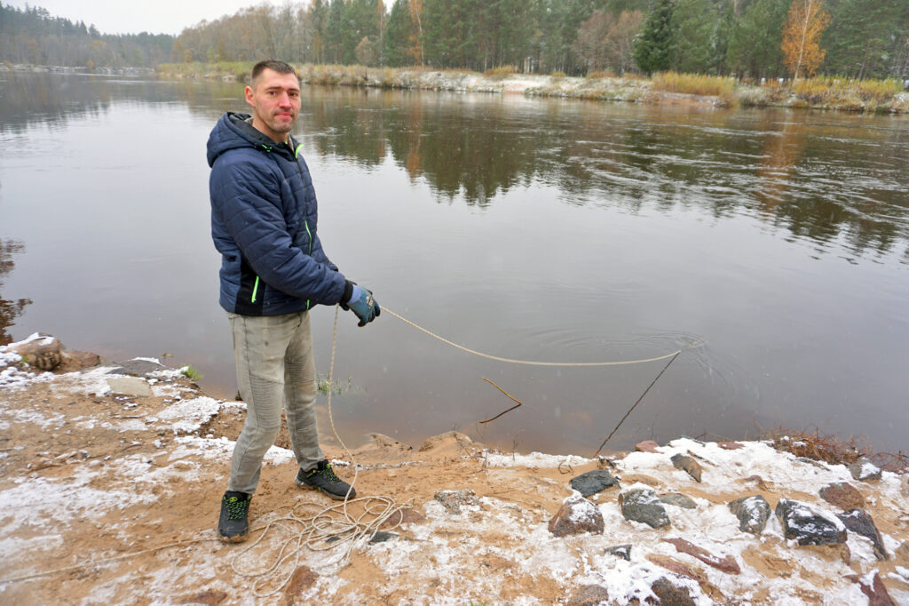 Ar magnētu… Gaujā
