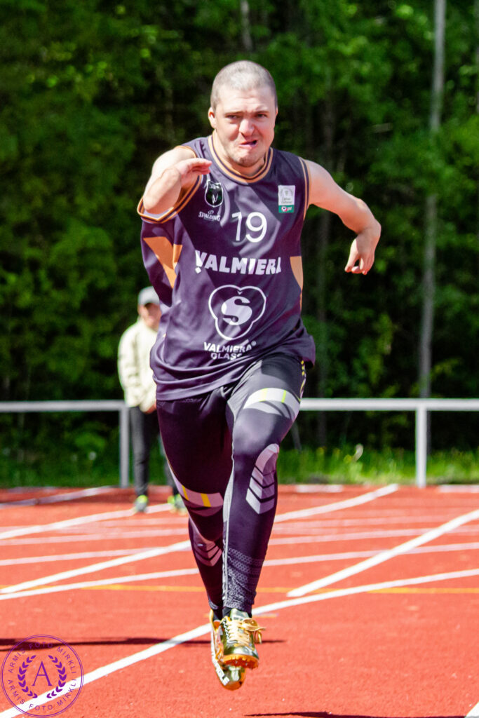 Artjoms Beršedovs – daudzkārtējs Latvijas čempions 100 m skrējienā