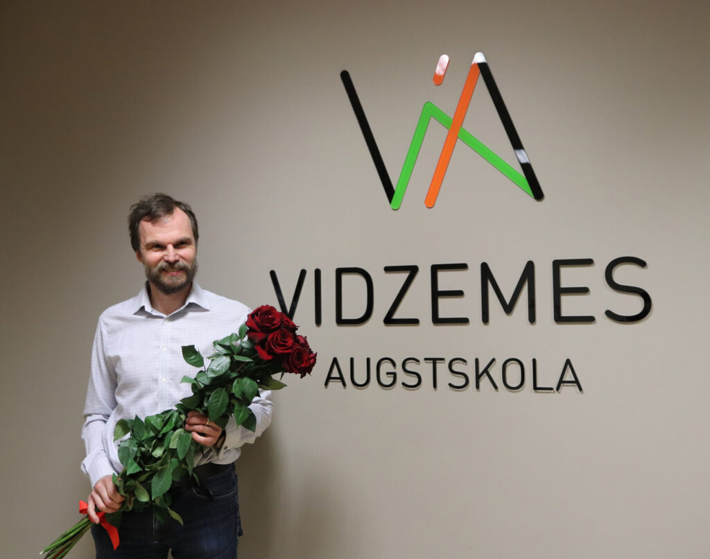 Astoņus gadus vadījis augstskolu