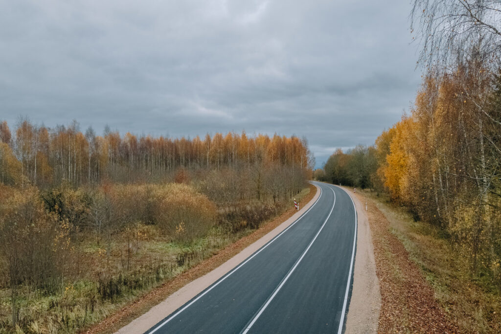 Atjaunots reģionālā autoceļa Valka – Rūjiena posms