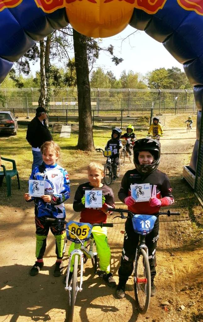 BMX braucēji treniņnometnē Beļģijā