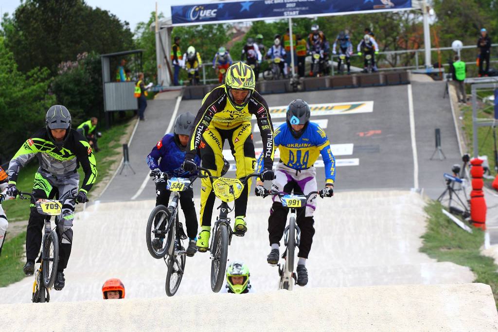 BMX braucējiem godalgas Eiropas čempionātā Prāgā