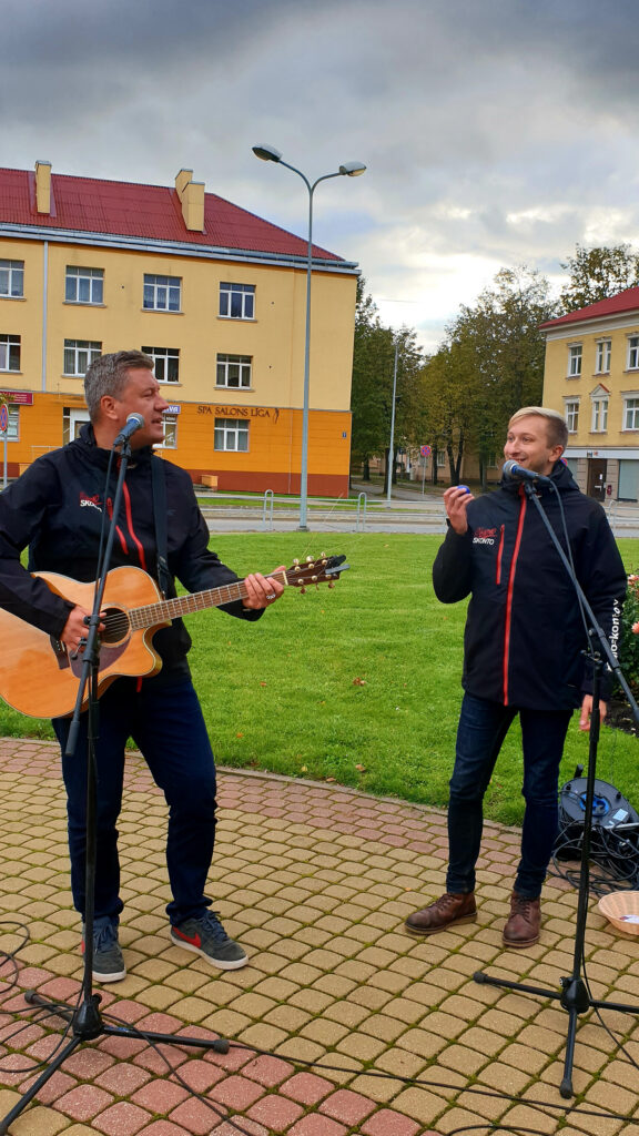 Balansā starp radio un mūziku
