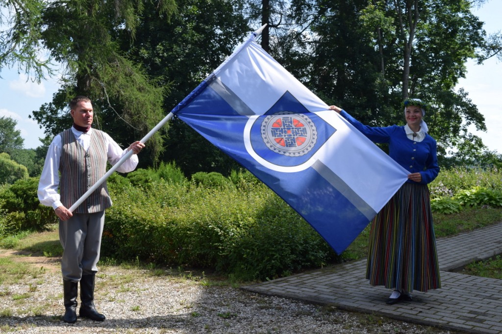 Beverīnas novada karogs ir iesvētīts