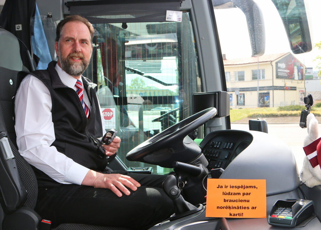 Bez sejas maskas var neielaist autobusā