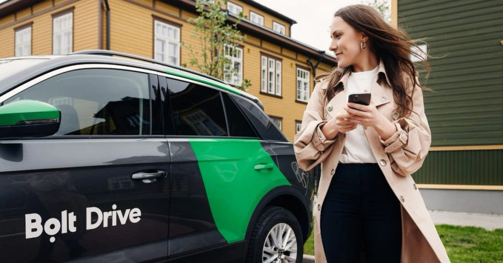 Braukt ar savējo vai auto nomāt?