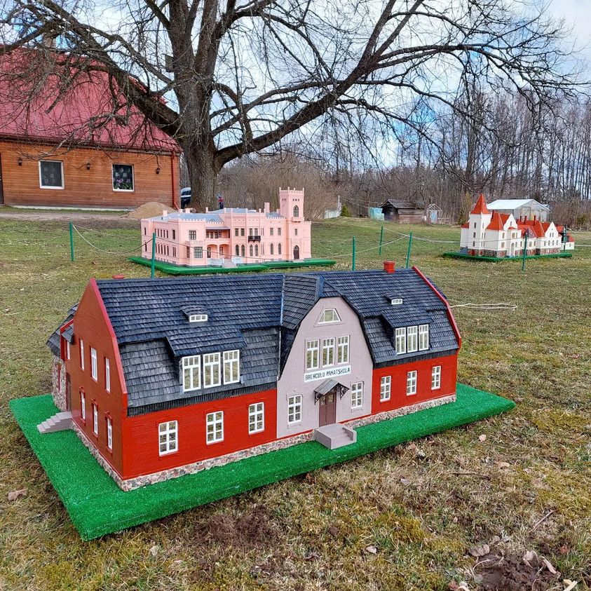 Brenguļu pamatskola miniatūrā