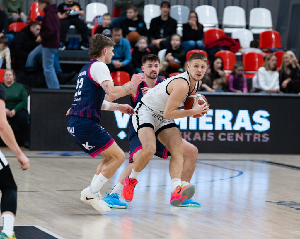 Bristoles “lidoņi” bija ātrāki un precīzāki