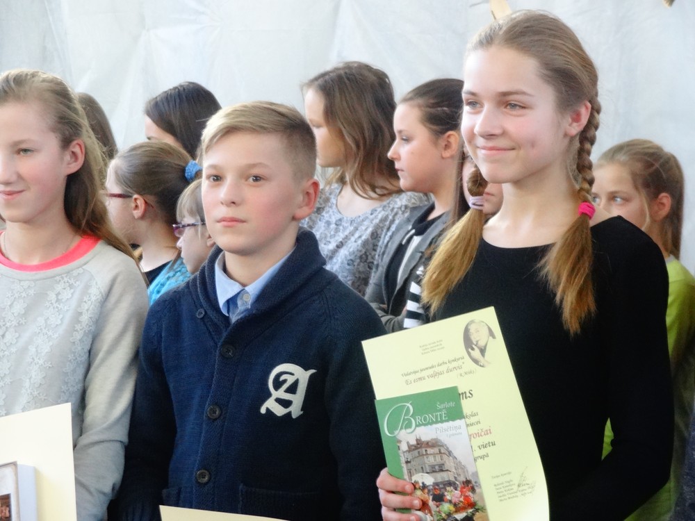 Cilvēki — vaļējas durvis