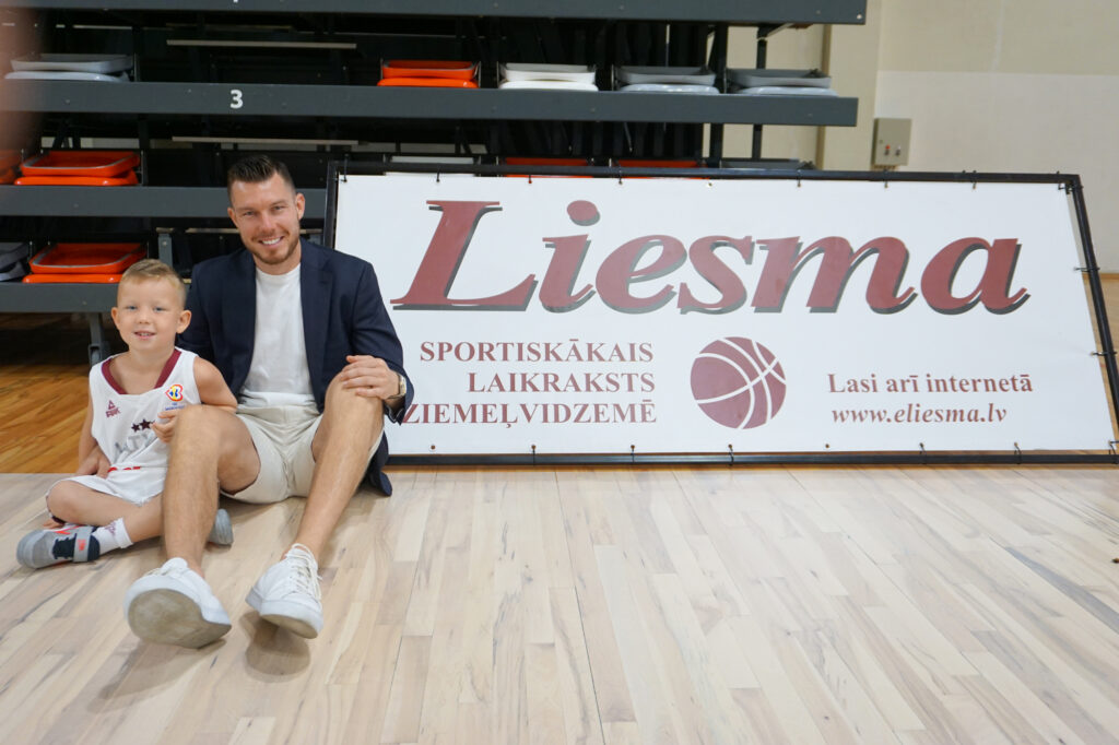 Dairis Bertāns – īpaši Liesmai