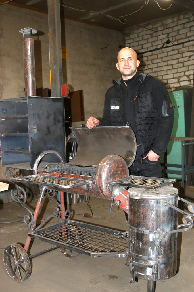 Dažādie metāla darbi
