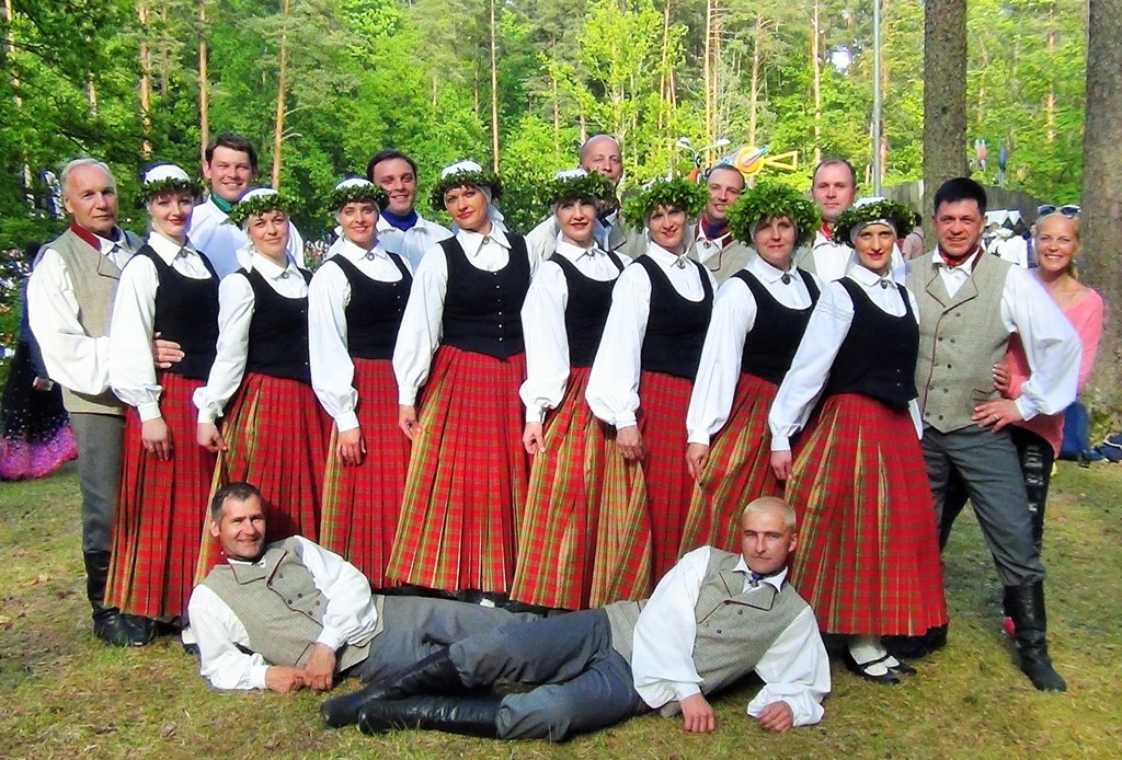Deju kolektīvam Pastalnieki — 35