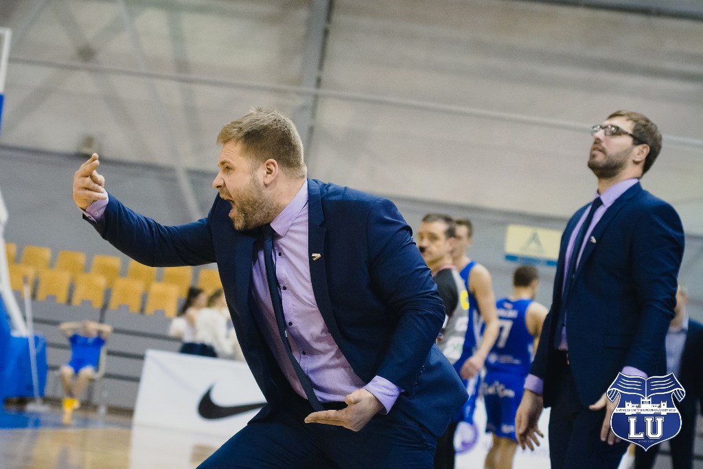 Desmitais zaudējums – pret tabulas kaimiņiem