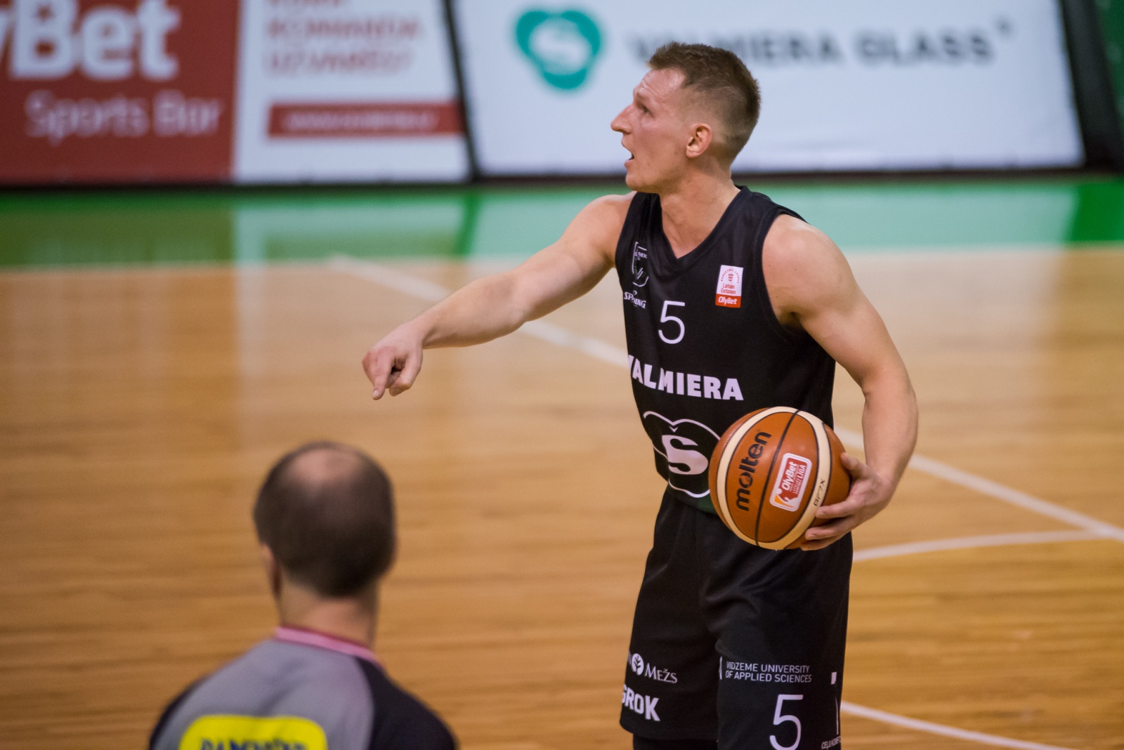 Drāma četros cēlienos