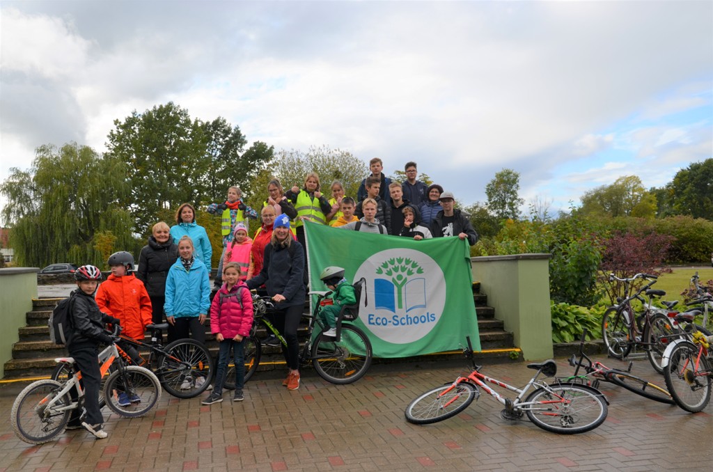 Ekoskolu jaunieši vienojas veloakcijā «Velosipēds vieno»