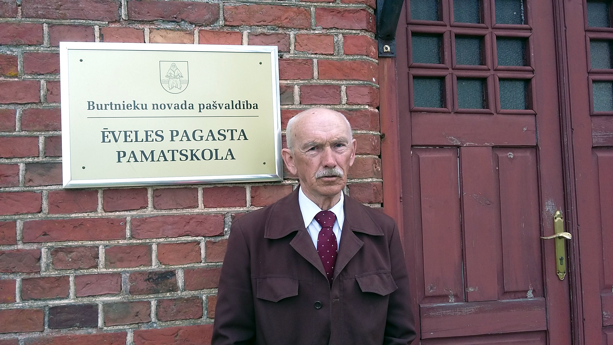 Ēveles pamatskolas stūrakmens pusgadsimta garumā