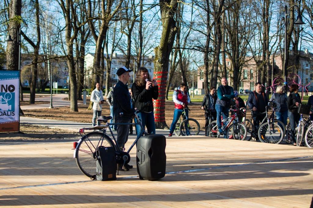 Festivāls, kas vieno kino un velo mīļus