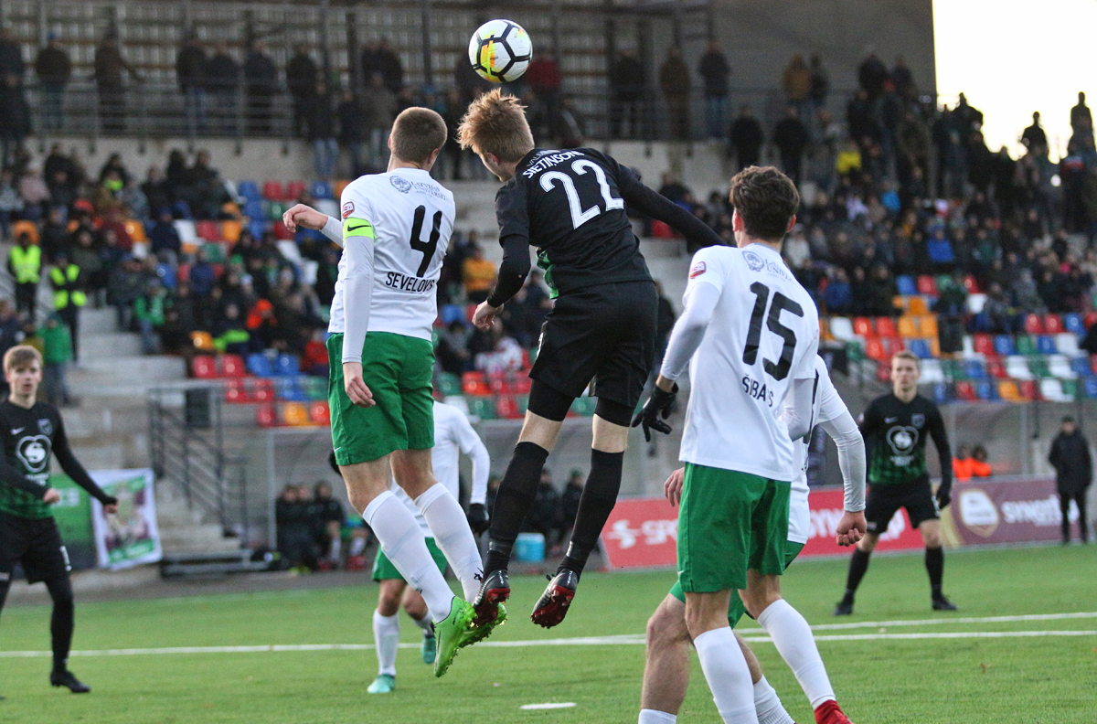 Futbola svētkus aizēno zaudējums "Mettai"