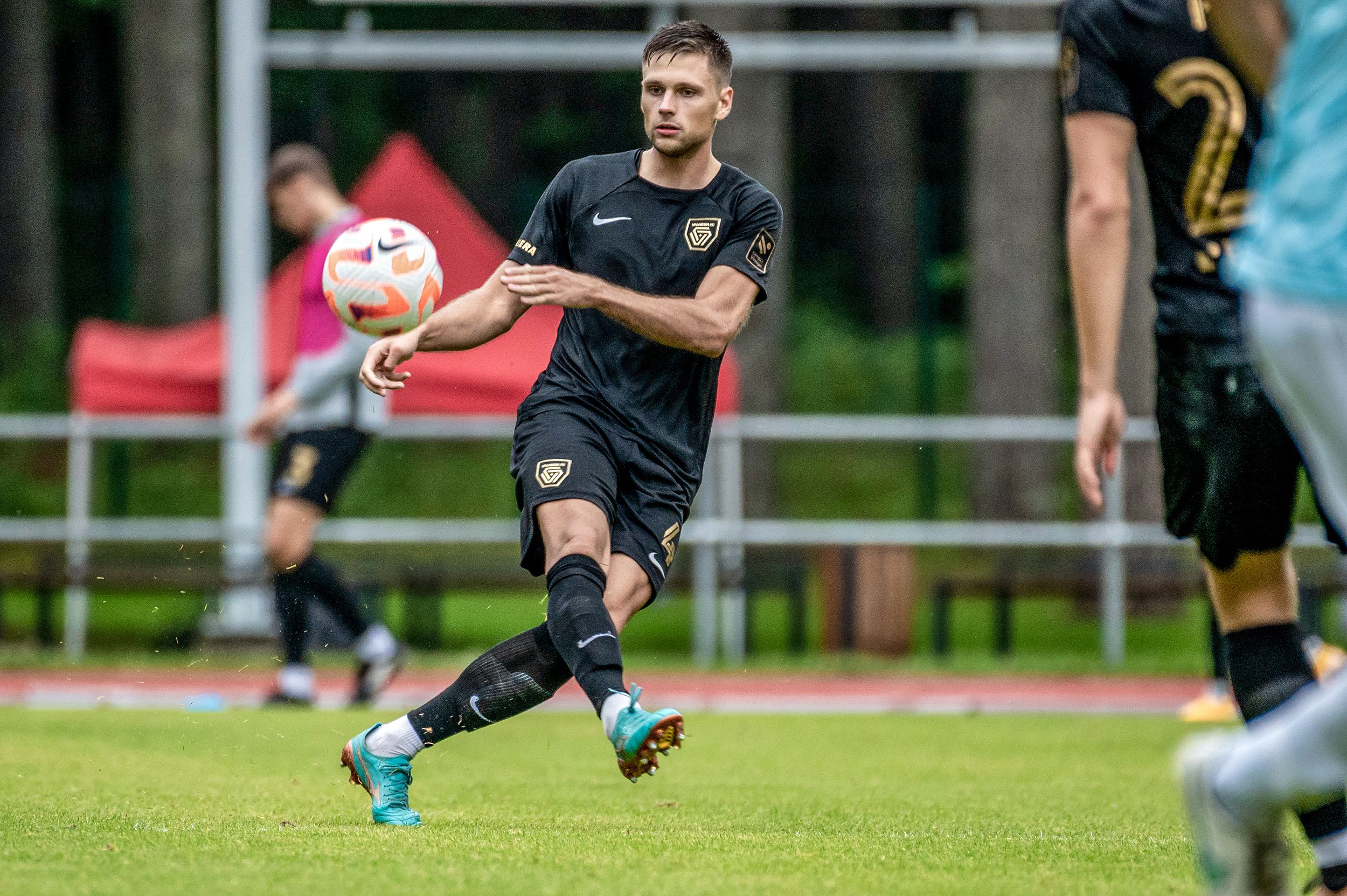 Futbolā viss ir par un ap komandu, nevis individuālām personībām