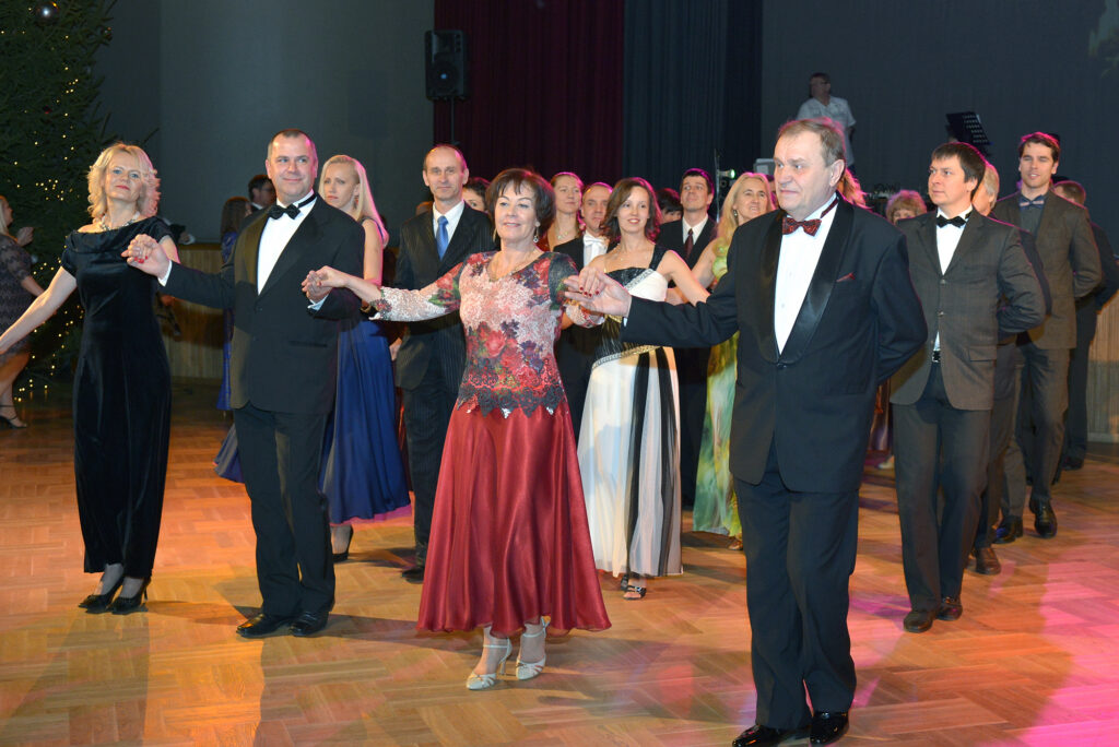 Gatavojas 12 gadu jubilejai