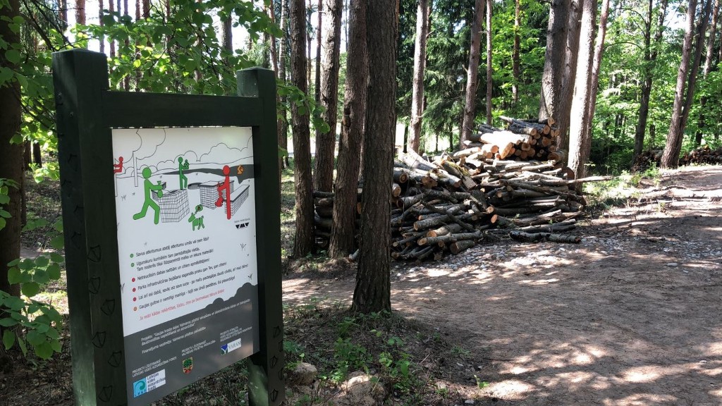 Gaujas krasta atpūtas vietās pieejama malka ugunskuram