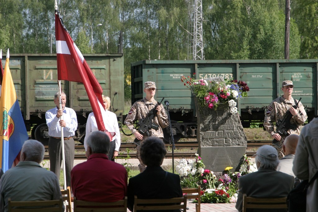 Godina izsūtīto piemiņu