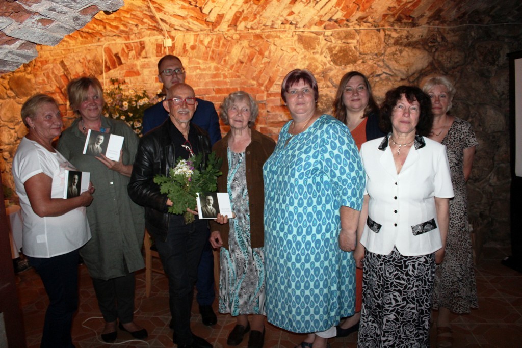 Grāmata «Jānis Greste. Fotostāsts» atvērta