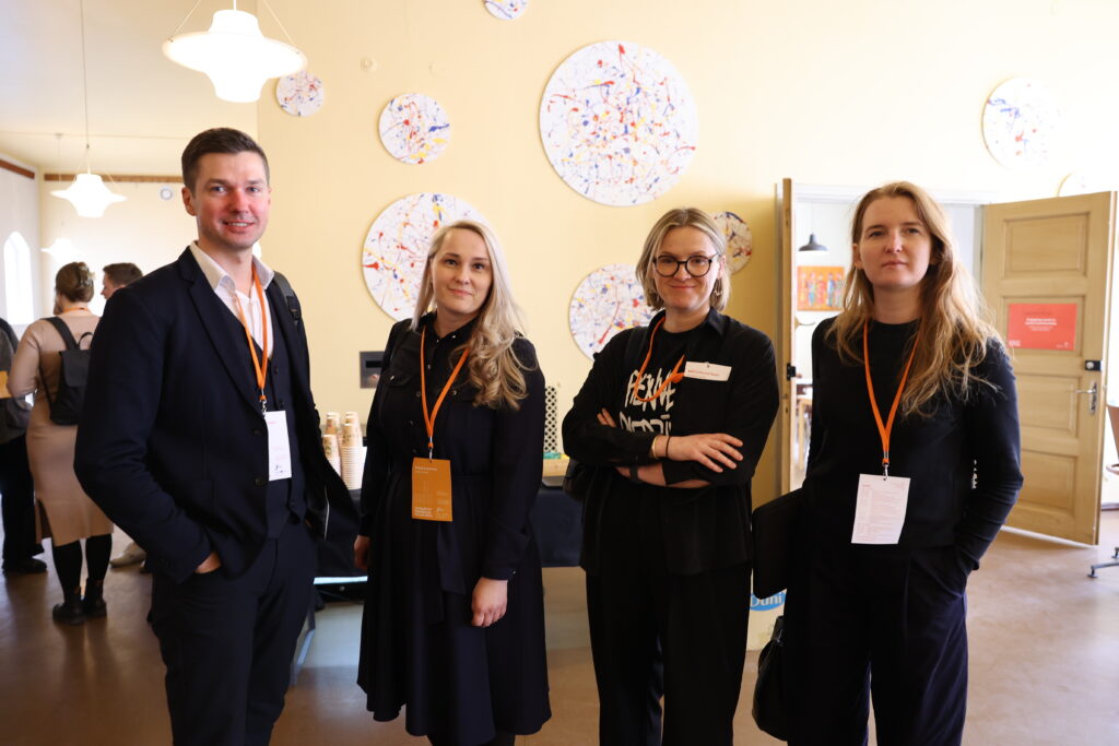 Iepazīstina ar Rūjienu kā Baltijas jūras reģiona  kultūras pērli 2024 forumā «Kultūra izturētspējai» Somijā