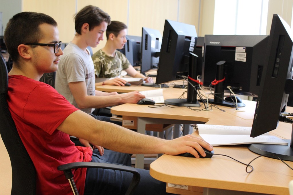 Investē IT programmas izveidē