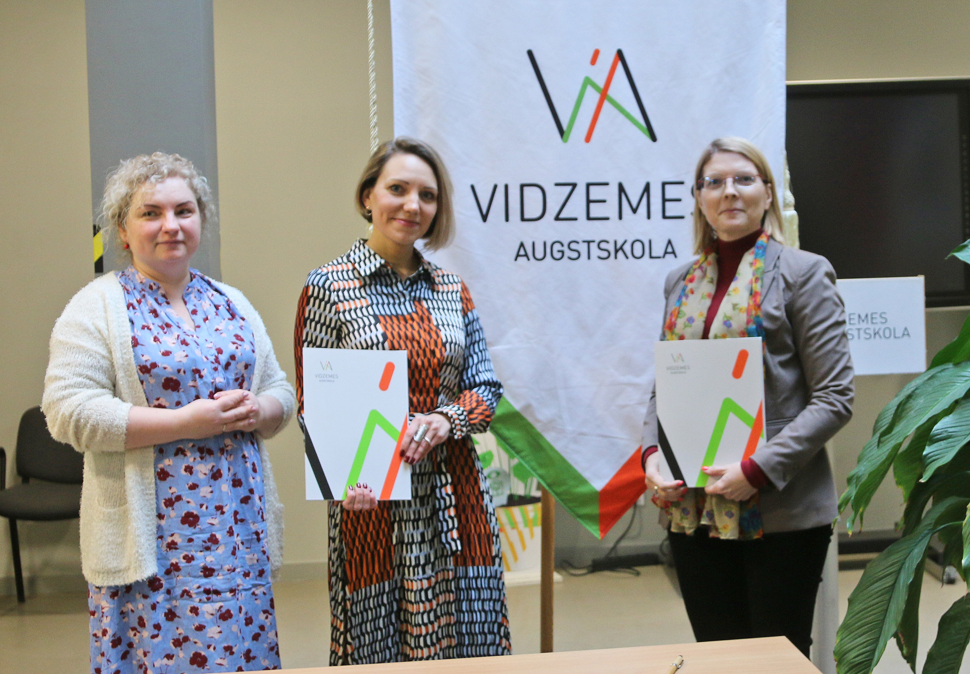 Izglītoties par demokrātiju
