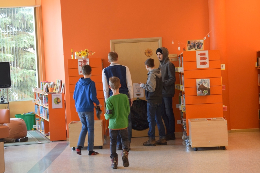 Izlaušanās istaba bibliotēkā