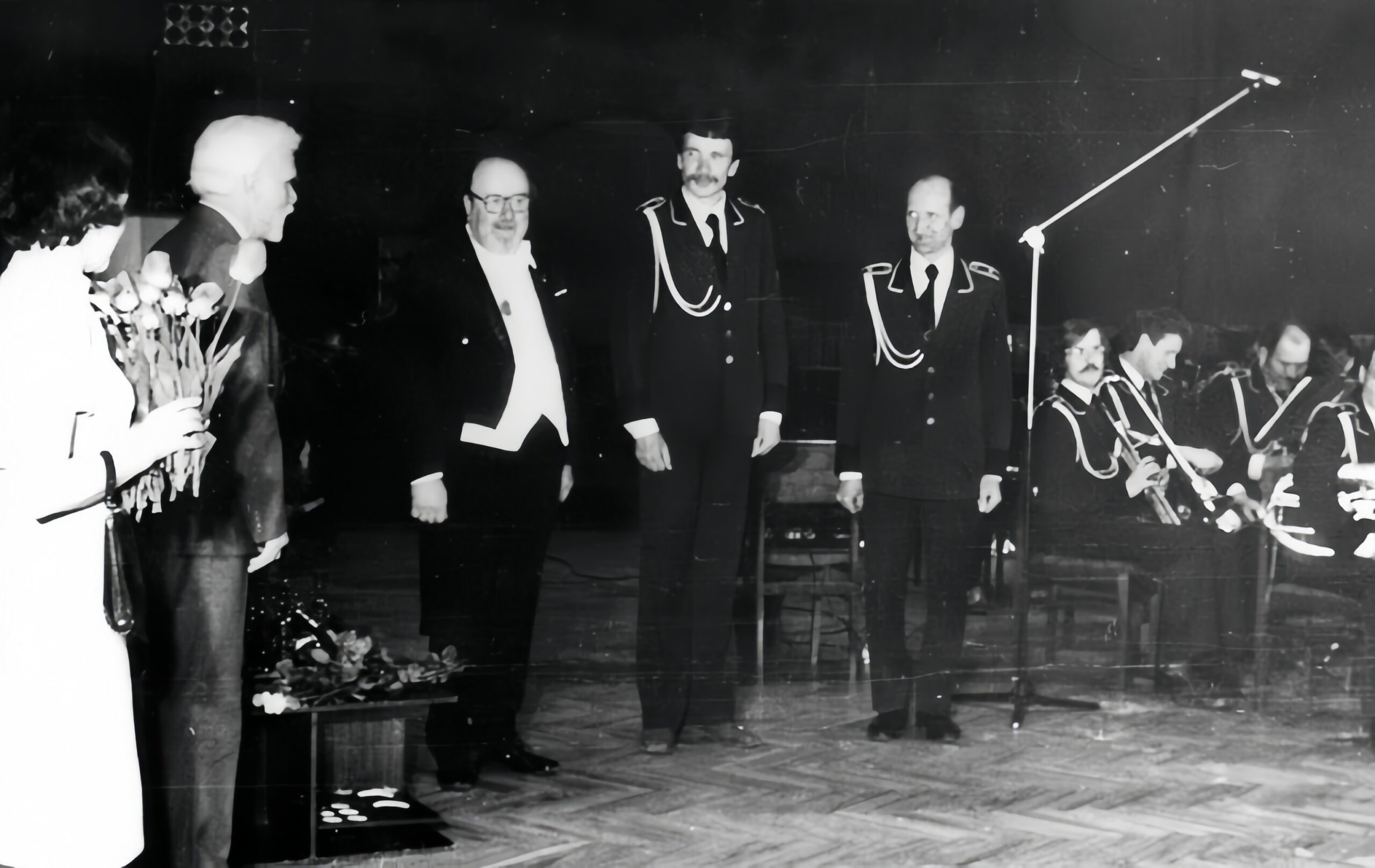 JĀNIM SPALVIŅAM – 100