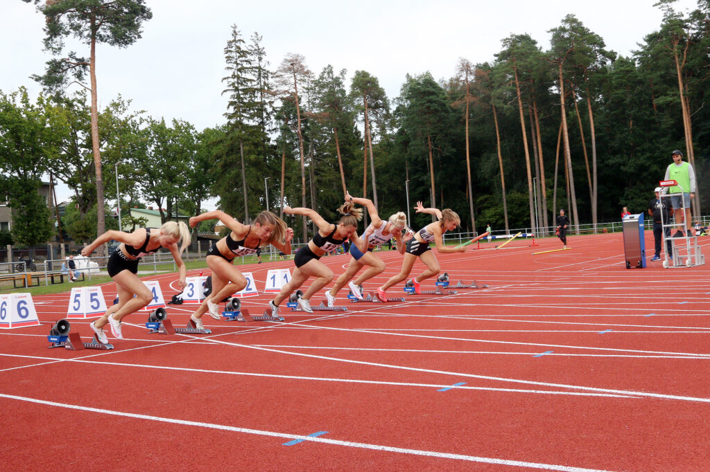 Jauni rekordi atjaunotajā Jāņa Daliņa stadionā