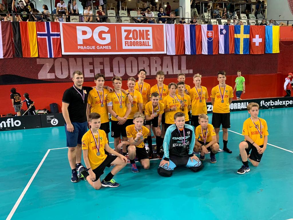 Jaunie Rubenes florbolisti uzspīd turnīrā Čehijā