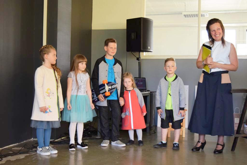 Jaunie mākslinieki aizstāv savus diploma projektus