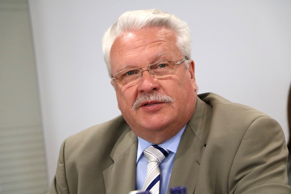 Jautājums paliek: kur likt pienu?