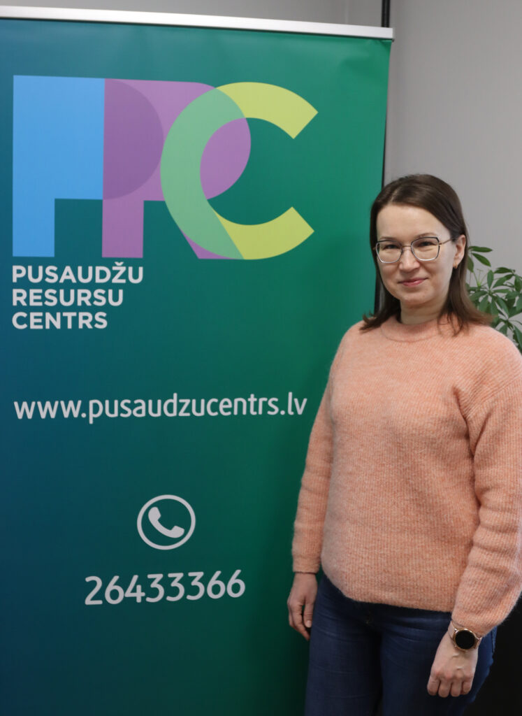 Kad nespēj vairs novērsties no telefona…
