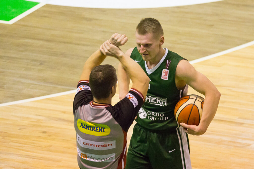 Kalniņi starp Valmieru un Ogri